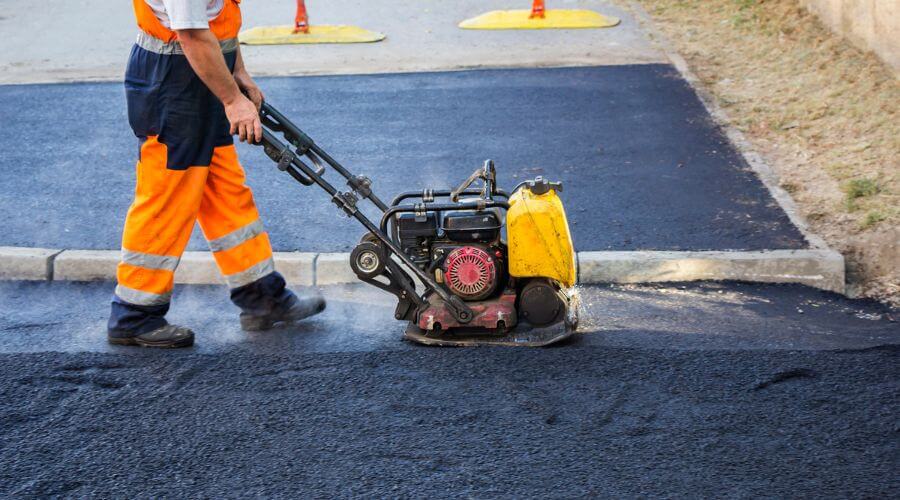 Professional gutter cleaning in Alligator, MS
